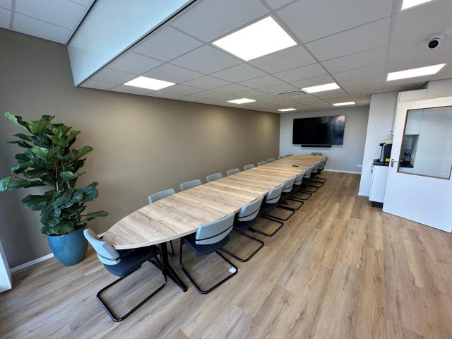 Bedrijfspand te huur in Stadshagen, Zwolle