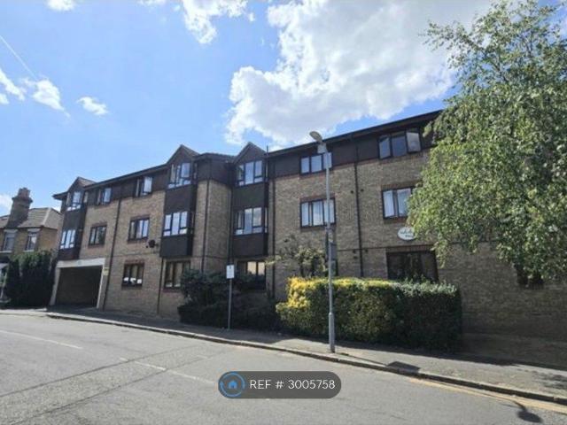 House for rent in Rush Green, Greater London