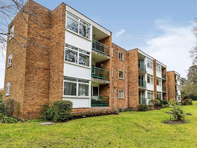 Apartment for rent in Bassett, City Of Southampton