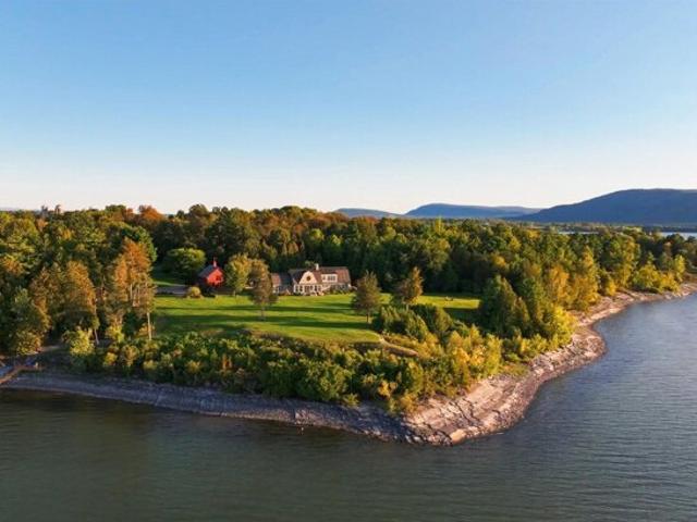 House for sale in Bridport, Vermont