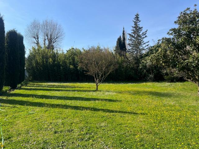 Terrain vente à Aix-en-Provence, Vernègues