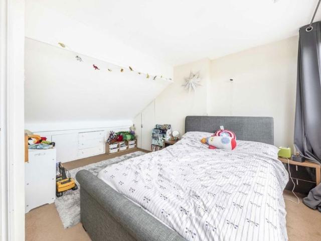 House for rent in London Borough of Merton, Raynes Park