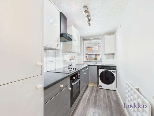 House for rent in Row Town, Surrey