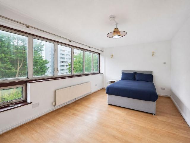 Apartment for rent in Old Ford, Bow