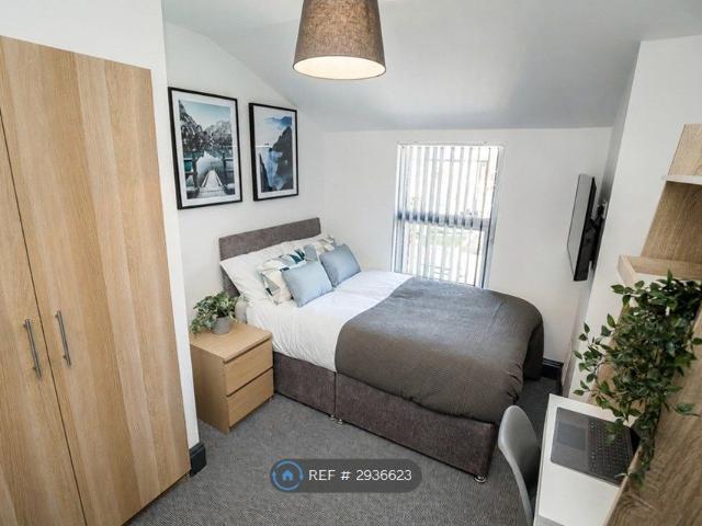 Room for rent in Northgate Village, Two Mills