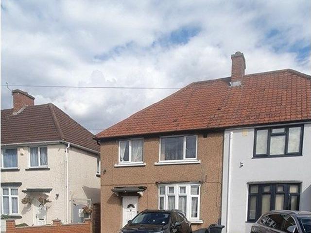 House for rent in London Borough of Hounslow, Greater London