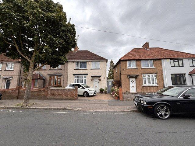 House for rent in London Borough of Hounslow, Greater London