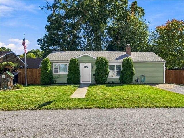House for sale in Warwick, Kent County