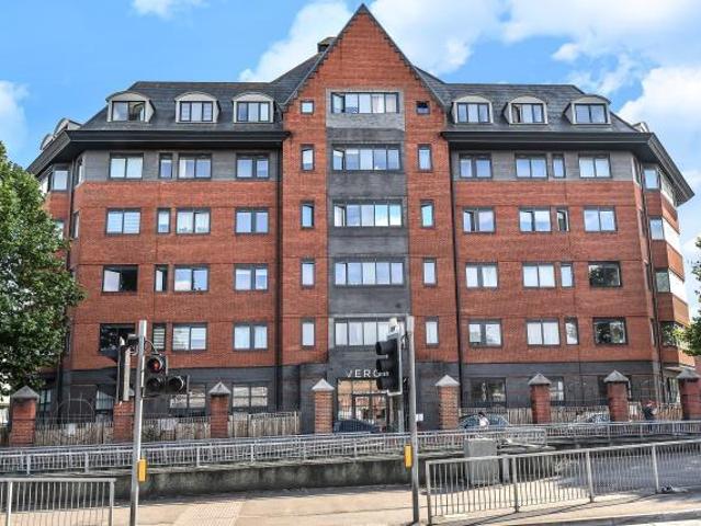 Apartment for rent in Slough
