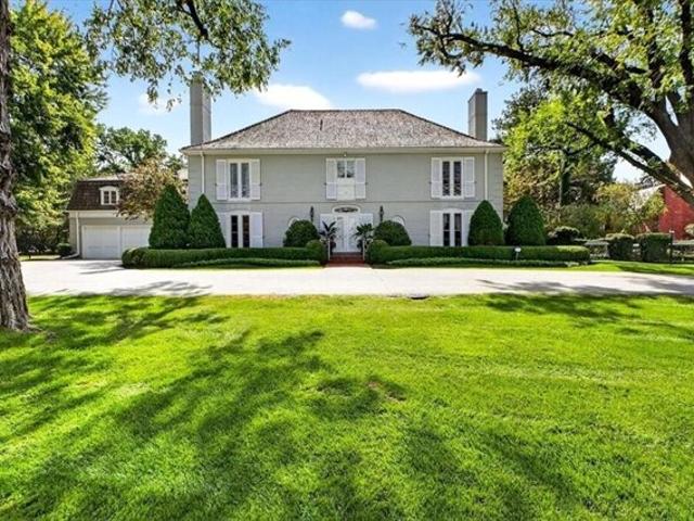 House for sale in Mission Hills, California