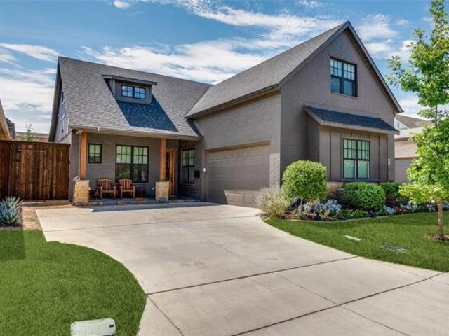 House for sale in Farmers Branch, Texas