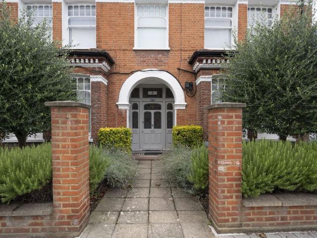 Apartment for rent in Balham, Greater London