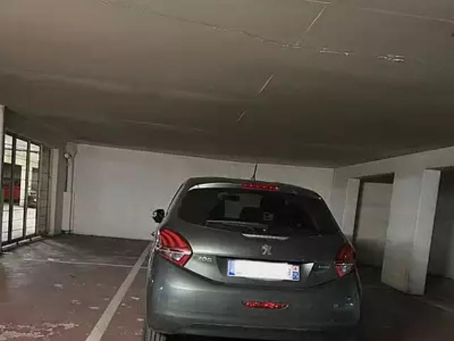 Garage location à Notre-Dame, Versailles