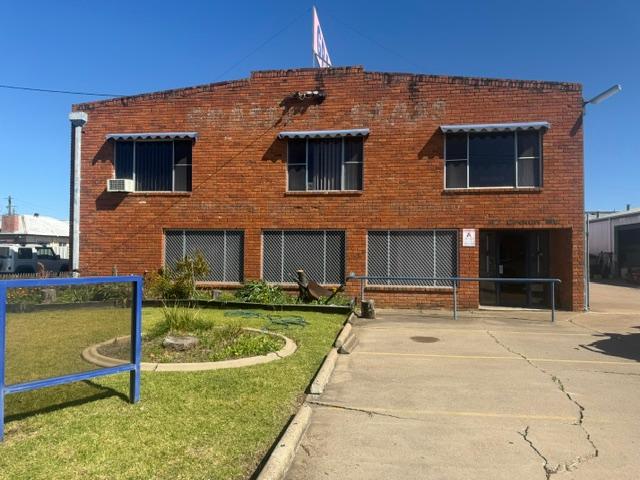 Warehouse for rent in Piallamore, New South Wales