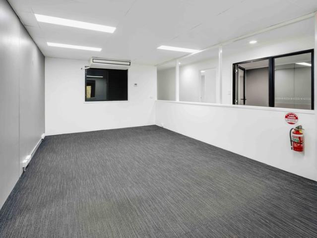 Warehouse for rent in West Burleigh, Gold Coast City