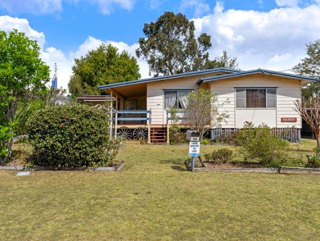 House for sale in Crows Nest