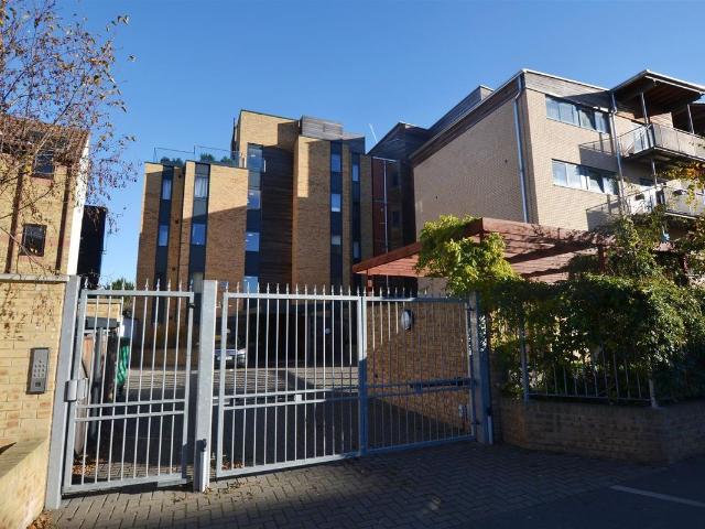 House for rent in Yiewsley, Greater London