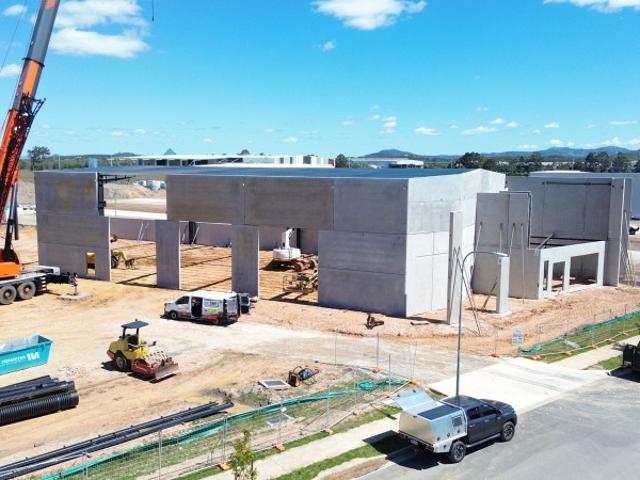 Warehouse for rent in Kings Creek, Queensland