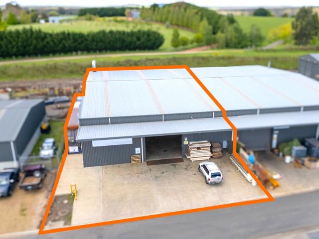 Warehouse for rent in Daylesford, Victoria