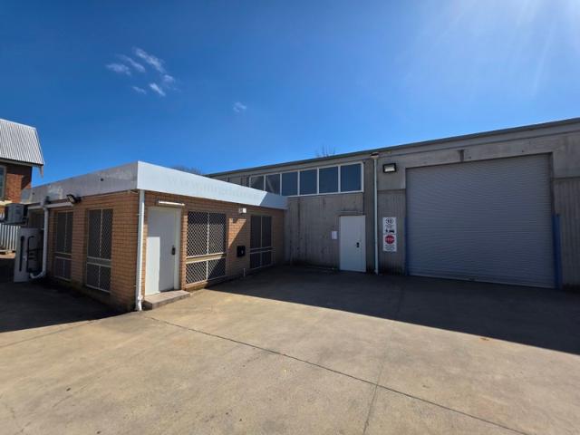 Warehouse for rent in Bathurst