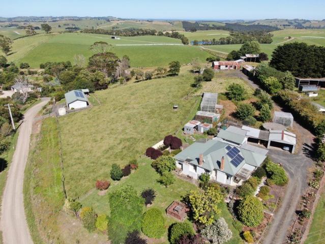 Cottage for sale in Loch, Victoria