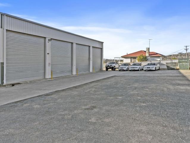 Warehouse for rent in Glenorchy