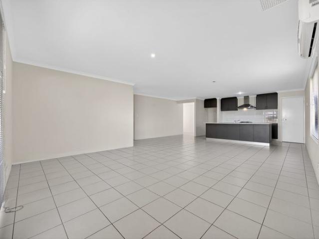 Room for rent in Parklands, Western Australia