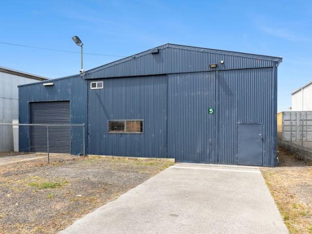 Warehouse for rent in Moolap, Geelong