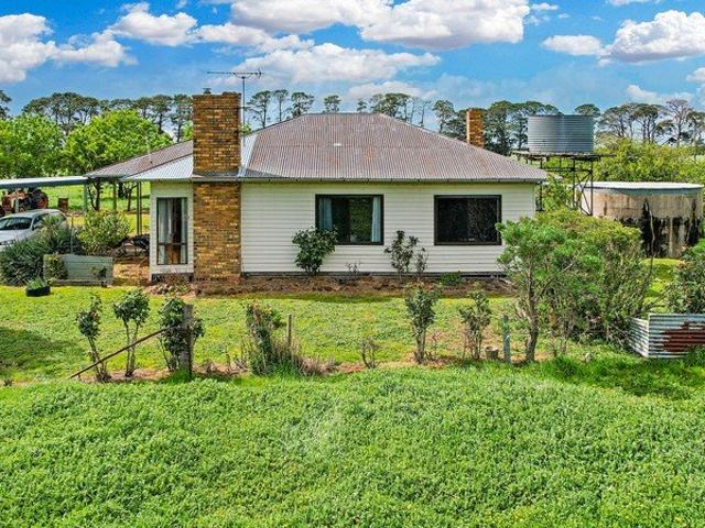 Cottage for sale in Wickliffe, Victoria