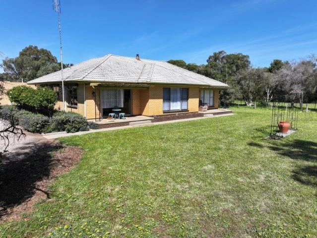 Cottage for sale in Yarrawalla, Shire of Loddon
