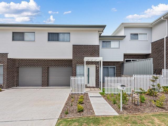 Townhouse for sale in Ambergate, New South Wales