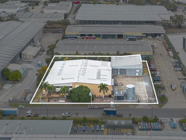 Warehouse for rent in Toombul, Queensland