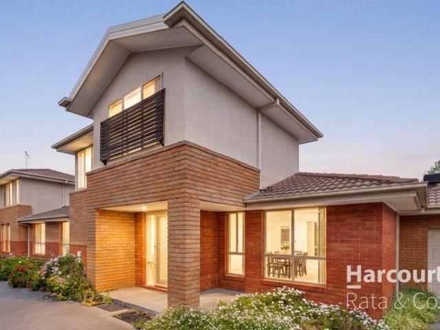 Townhouse for sale in South Morang, Melbourne