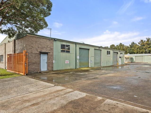 Warehouse for rent in Oak Flats Dc, New South Wales