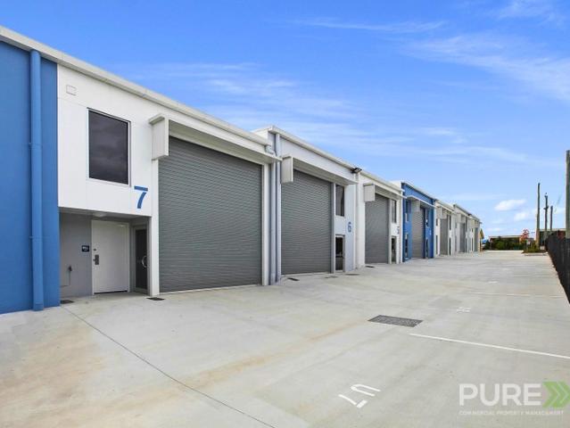 Warehouse for rent in Toombul, Queensland