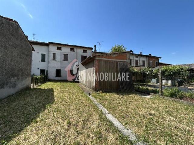 Villa Indipendente in vendita a Rivarolo Del Re, Lombardia