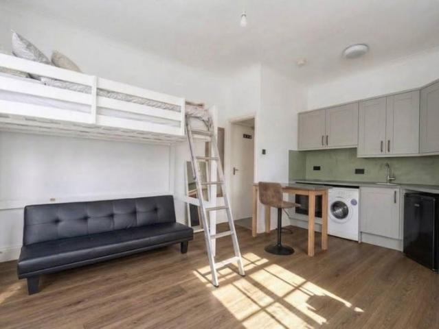 Studio for rent in West Hill, Brighton