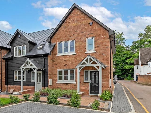House for rent in Frogmore, St Albans