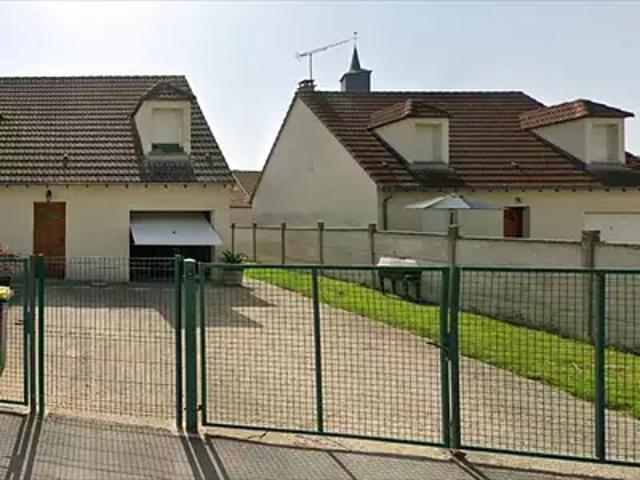 Maison location à Vert-la-Gravelle, Vert-Toulon