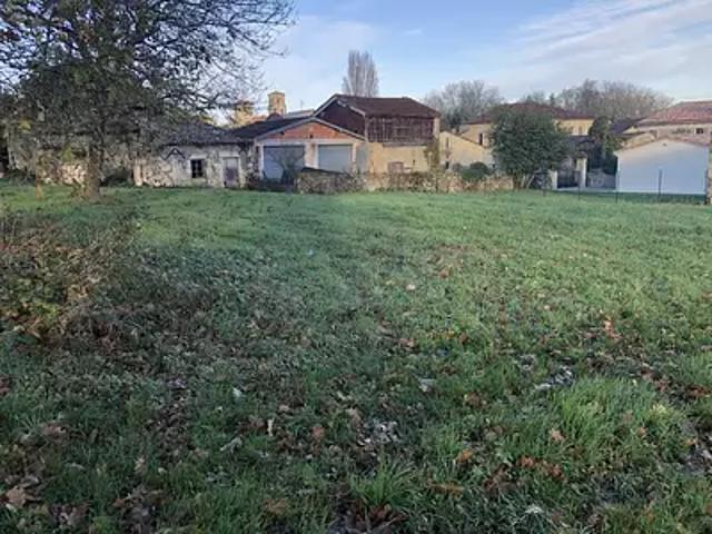 Terrain vente à Lesparre-Médoc, Vertheuil