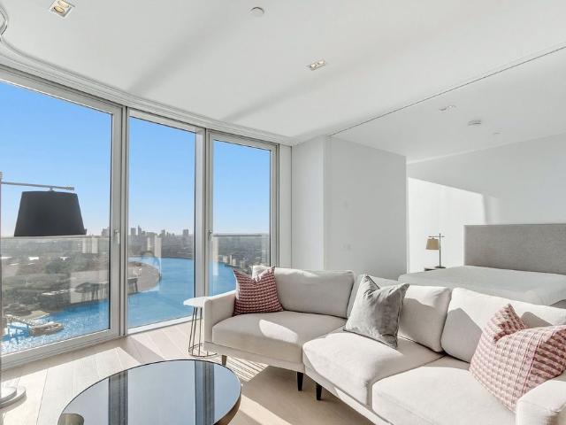 Apartment for rent in Canary Wharf, Greater London