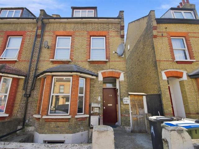 Apartment for rent in Leyton, Greater London