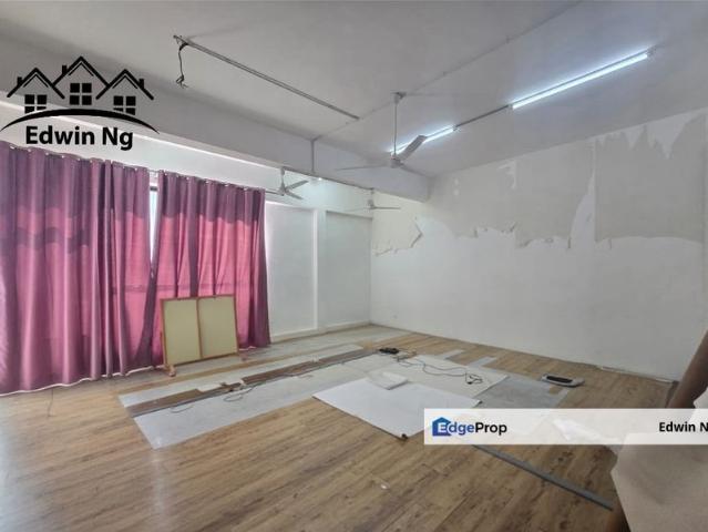 Shop for rent in Mukim 16, Tena