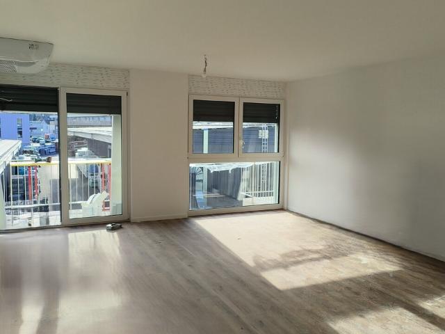 Büro kaufen in Echandens, Waadt