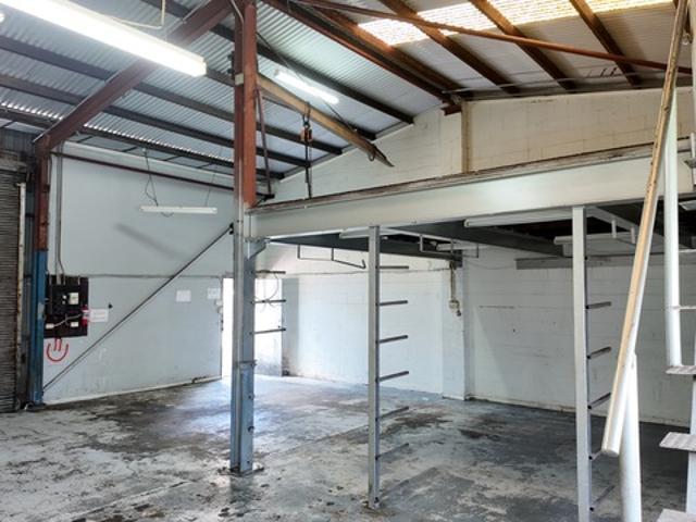 Warehouse for rent in Toombul, Queensland