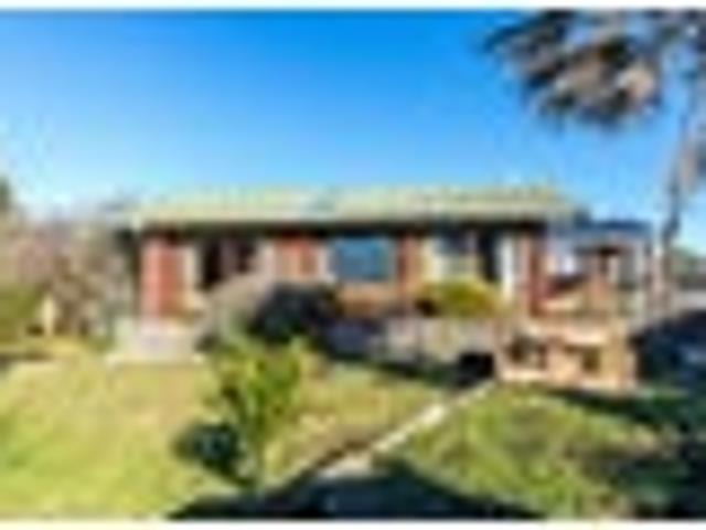 House for sale in Chaslands, Canterbury