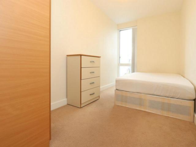 Room for rent in East Greenwich, Greater London