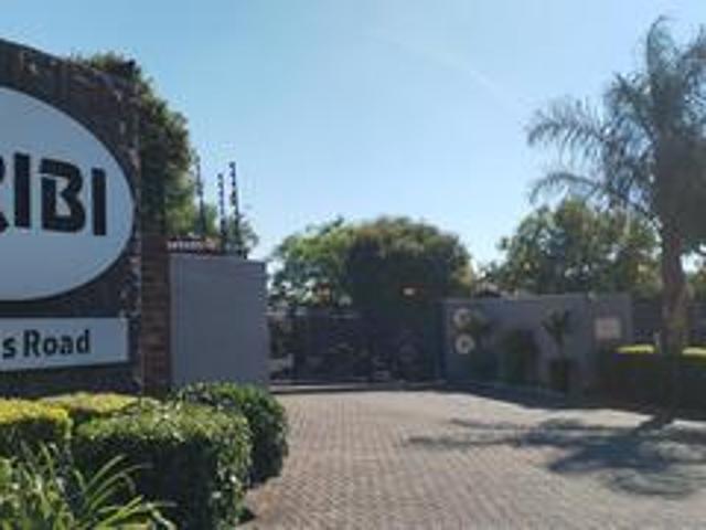 Townhouse for rent in Krugersdorp, Mogale City Local Municipality
