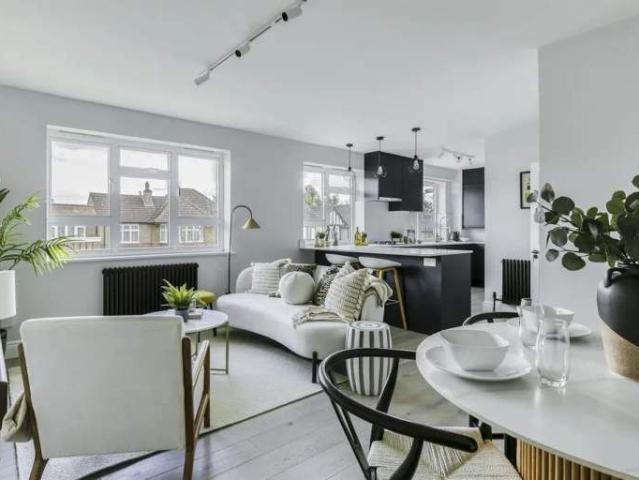 Apartment for rent in London Borough of Ealing, Park Royal