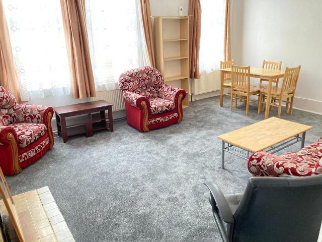 Apartment for rent in London Borough of Ealing, Hanwell